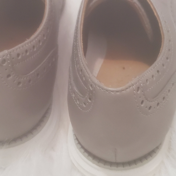 Shoes - Picture 2 of 4